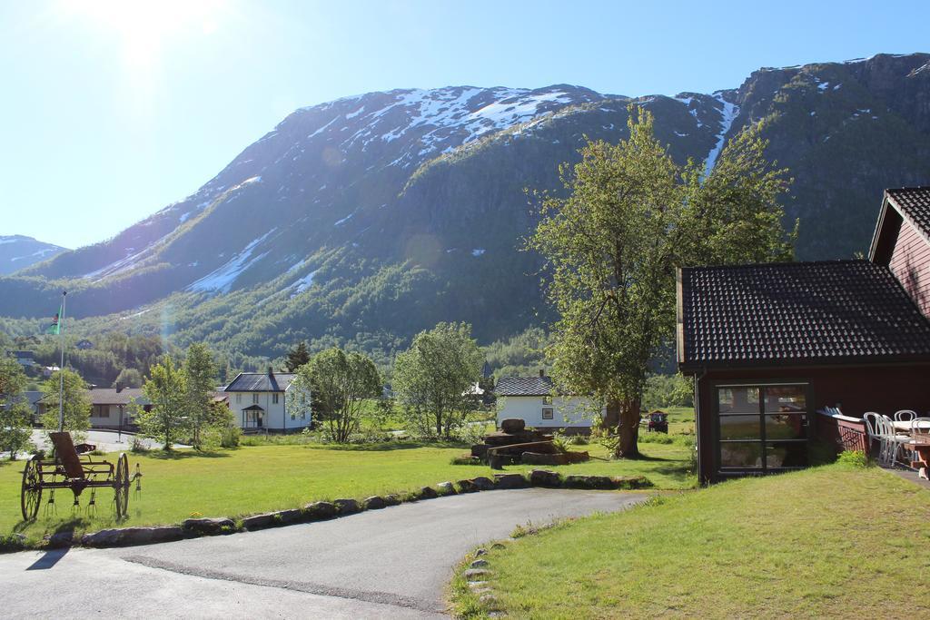 Skysstasjonen Cottages Roldal Exterior photo